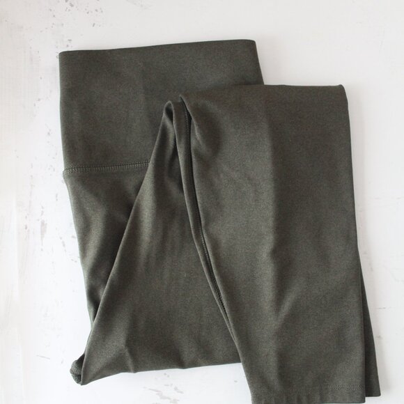 All in Motion Leggings in Olive Green - Size Large - Picture 4 of 4
